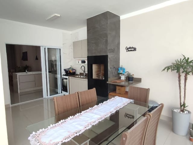 Casa com 211m² 3 quartos e 1 banheiro, à venda, no bairro Parque Nova Carioba em Americana