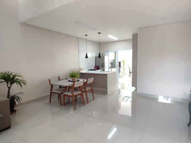 Casa com 211m² 3 quartos e 1 banheiro, à venda, no bairro Parque Nova Carioba em Americana