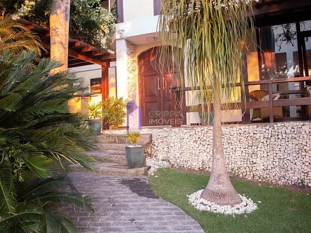 Casa com 1006m² 4 quartos e 5 banheiros, à venda, no bairro Camboinhas em Niterói