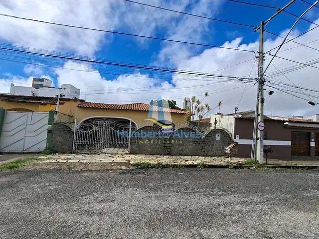 Casa com 410m² 4 quartos e 2 banheiros, à venda, no bairro Recreio em Vitória da Conquista