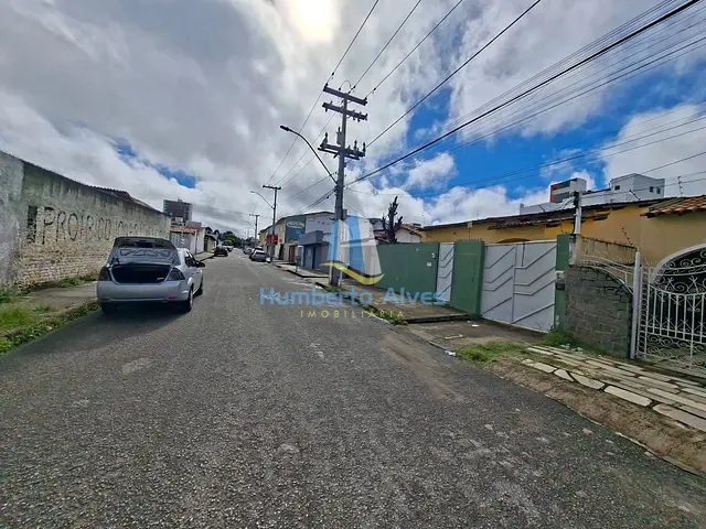 Casa com 410m² 4 quartos e 2 banheiros, à venda, no bairro Recreio em Vitória da Conquista