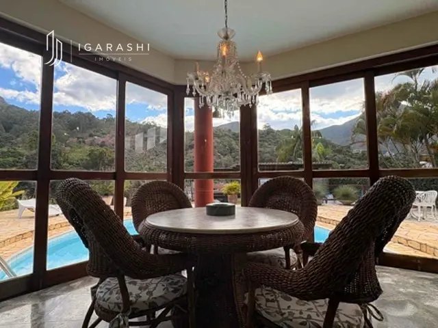 Casa 5 quartos e 7 banheiros, à venda, no bairro Cônego em Nova Friburgo