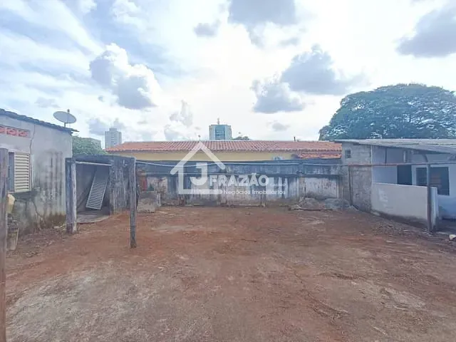 Casa com 620m² 3 quartos e 4 banheiros, à venda, no bairro Setor Leste Vila Nova em Goiânia