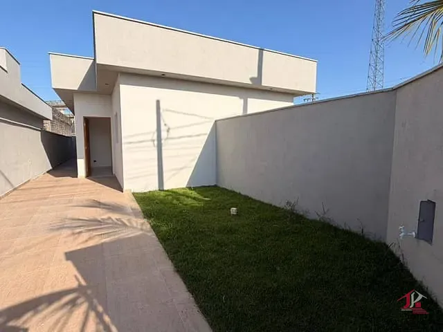 Casa 2 quartos e 2 banheiros, à venda, no bairro Sabaúna em Itanhaém