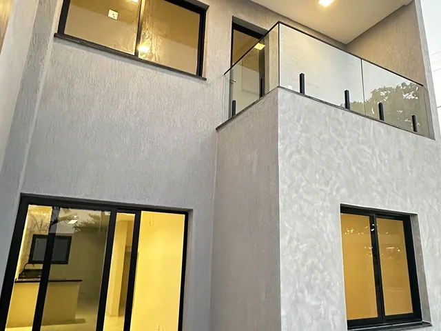 Casa 3 quartos e 4 banheiros, à venda, no bairro Aruana em Aracaju