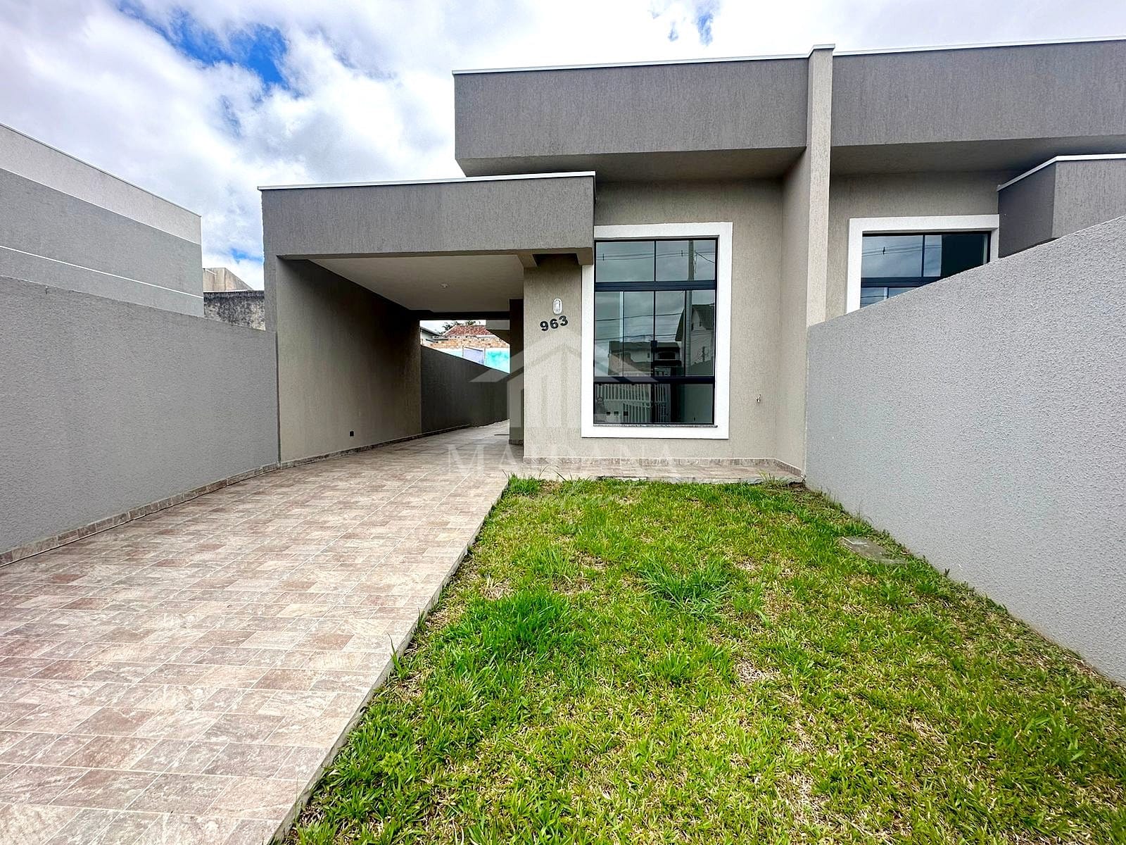 Casa à venda com 3 quartos, 82m² - Foto 1