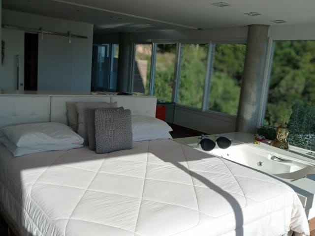 Casa com 800m² 5 quartos e 6 banheiros, à venda, no bairro Santo Antônio de Lisboa em Florianópolis