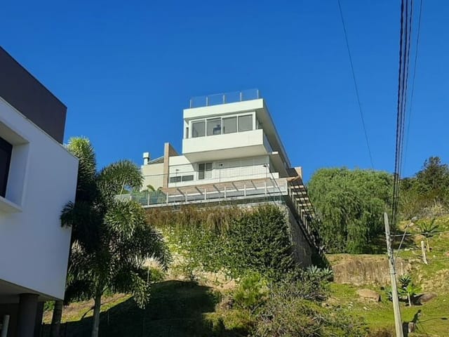 Casa com 800m² 5 quartos e 6 banheiros, à venda, no bairro Santo Antônio de Lisboa em Florianópolis