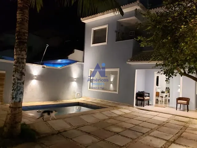Casa com 300m² 4 quartos e 4 banheiros, à venda, no bairro Vargem Pequena em Rio de Janeiro