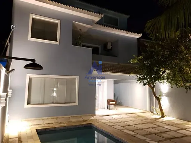 Casa com 300m² 4 quartos e 4 banheiros, à venda, no bairro Vargem Pequena em Rio de Janeiro