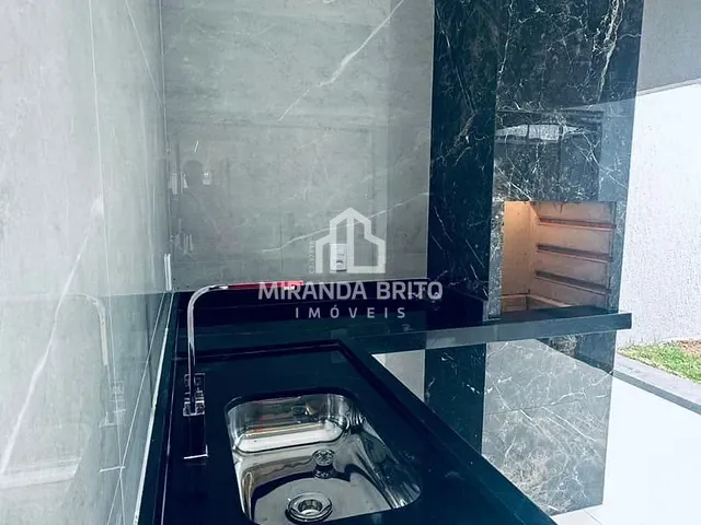 Casa com 195m² 3 quartos e 2 banheiros, à venda, no bairro Parque Hayala em Aparecida de Goiânia