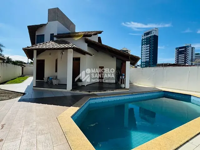 Casa para alugar, no bairro Candeias em Vitória da Conquista