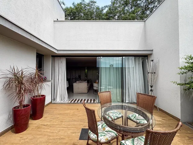 Casa com 10m² 3 quartos e 3 banheiros, à venda, no bairro Esperança em Londrina