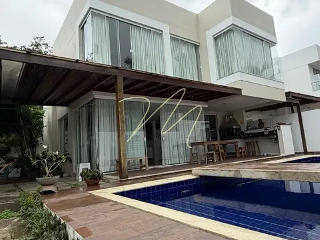 Casa 3 quartos e 5 banheiros, à venda, no bairro Nossa Senhora da Vitória em Ilhéus