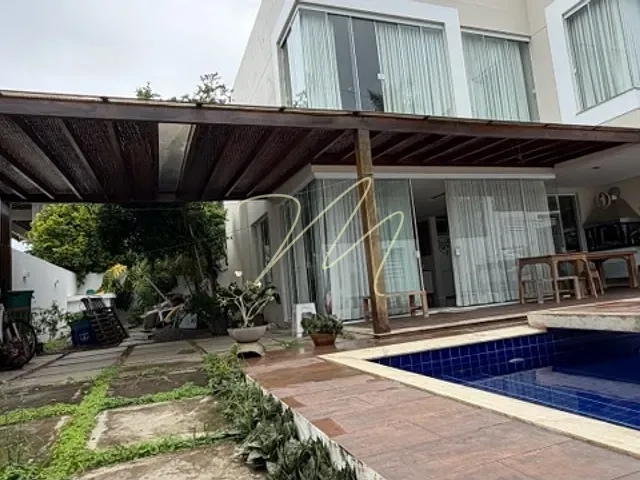 Casa 3 quartos e 5 banheiros, à venda, no bairro Nossa Senhora da Vitória em Ilhéus