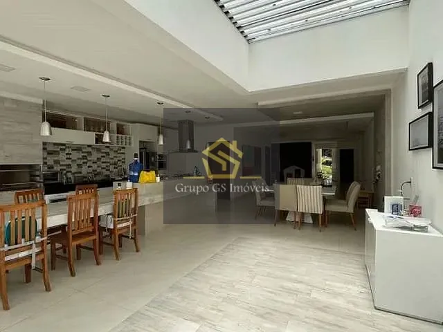 Casa com 680m² 4 quartos e 5 banheiros, à venda, no bairro Observatório em Vinhedo