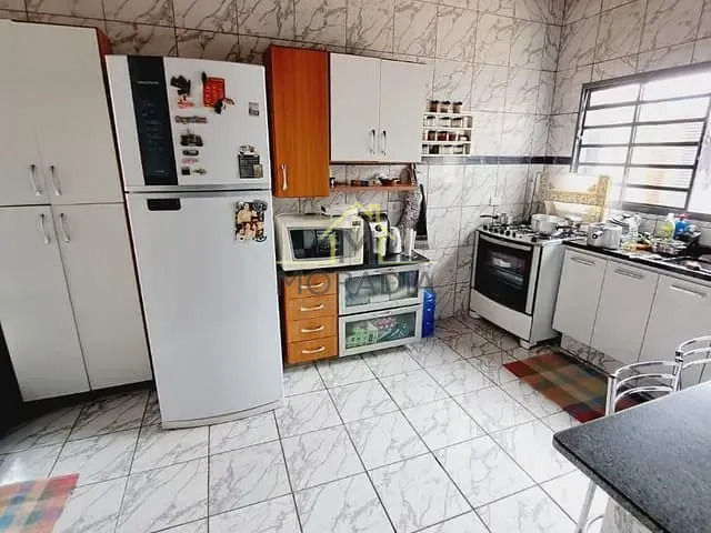 Casa com 392m² 3 quartos e 1 banheiro, à venda, no bairro Recreio dos Bandeirantes em Guaxupé