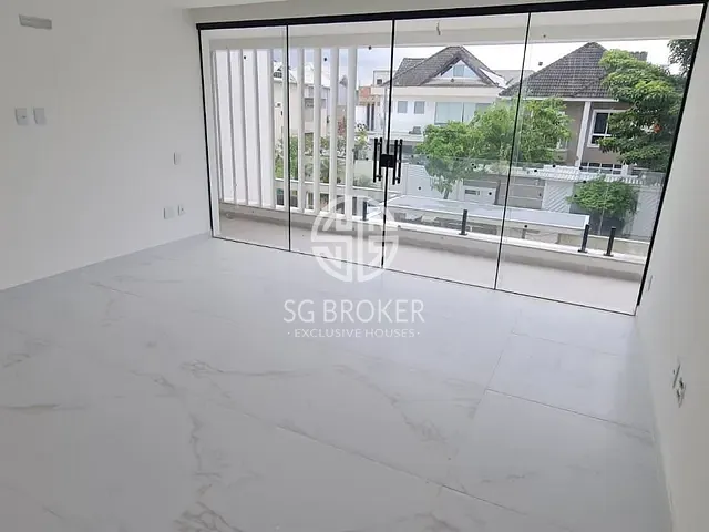 Casa com 245m² 3 quartos e 5 banheiros, à venda, no bairro Recreio dos Bandeirantes em Rio de Janeiro