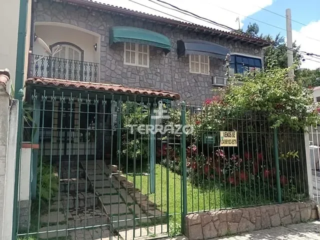 Casa com 312m² 4 quartos e 2 banheiros, à venda, no bairro Vila Mury em Volta Redonda