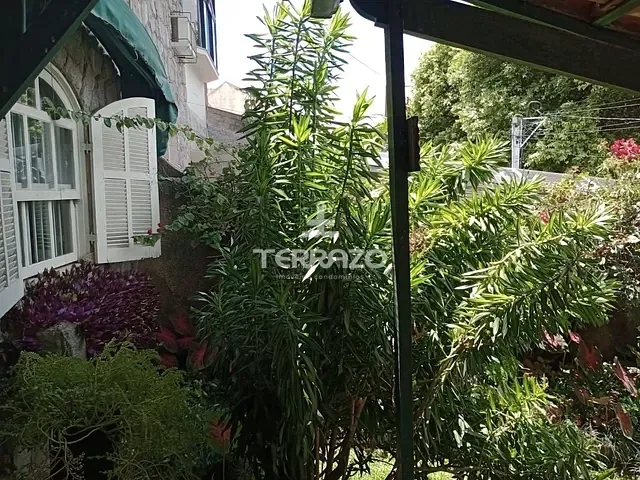 Casa com 312m² 4 quartos e 2 banheiros, à venda, no bairro Vila Mury em Volta Redonda