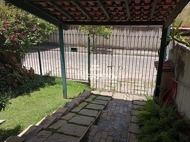 Casa com 312m² 4 quartos e 2 banheiros, à venda, no bairro Vila Mury em Volta Redonda