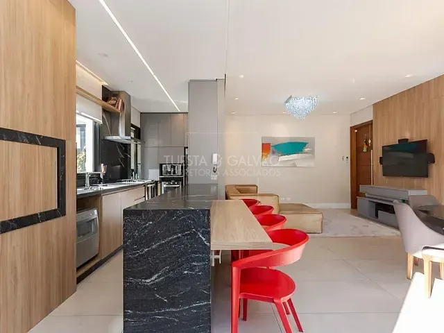 Casa com 210m² 3 quartos e 3 banheiros, à venda, no bairro Bom Retiro em Curitiba