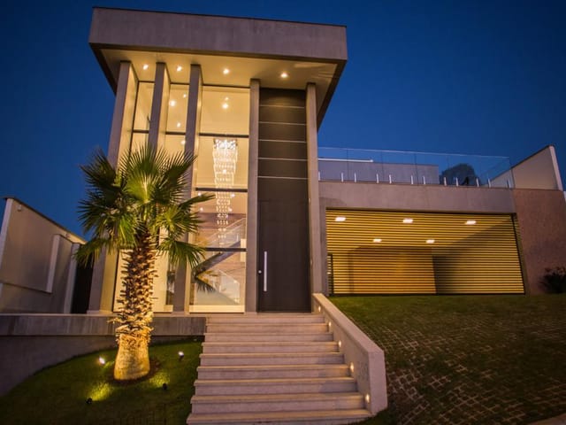 Casa com 600m² 4 quartos e 6 banheiros, à venda, no bairro Spina Ville II em Juiz de Fora