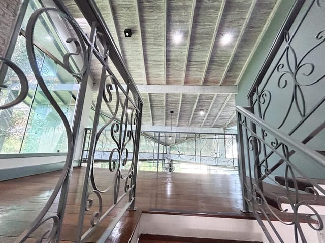 Casa com 980m² 4 quartos e 3 banheiros, à venda, no bairro Granja dos Cavaleiros em Macaé