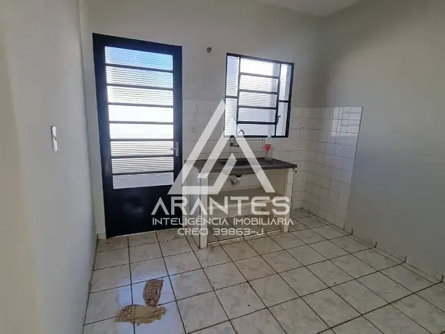 Casa 2 quartos e 1 banheiro, para alugar, no bairro Residencial Ide Daher em Barretos