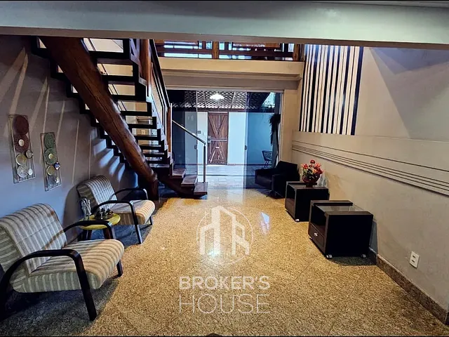 Casa 5 quartos e 7 banheiros, à venda, no bairro de Lourdes em Vitória