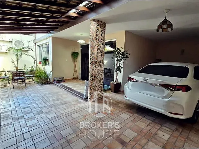 Casa 5 quartos e 7 banheiros, à venda, no bairro de Lourdes em Vitória