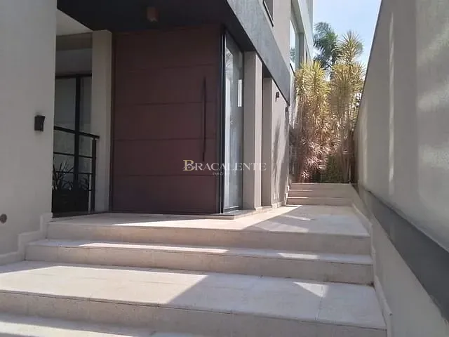 Casa 4 quartos e 4 banheiros, à venda, no bairro Chácaras Silvania em Valinhos