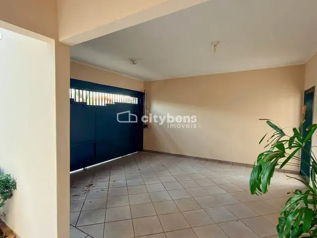 Casa 3 quartos e 3 banheiros, à venda, no bairro Bairro das Bandeiras em Araçatuba