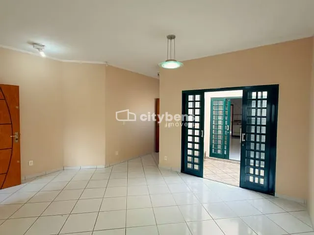 Casa 3 quartos e 3 banheiros, à venda, no bairro Bairro das Bandeiras em Araçatuba