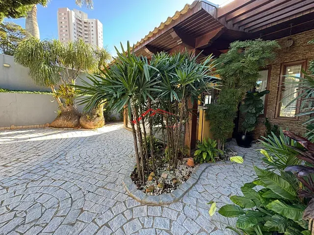 Casa com 990m² 3 quartos e 4 banheiros, à venda, no bairro Jardim Vale do Sol em Apucarana