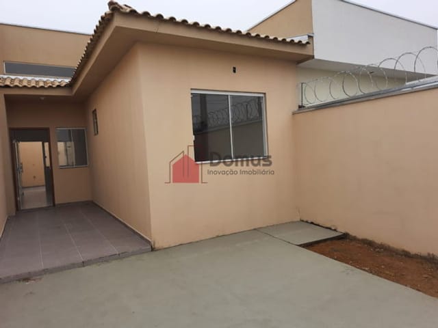 Casa com 100m², à venda, no bairro Loteamento Residencial e Comercial Araguaia em Pindamonhangaba