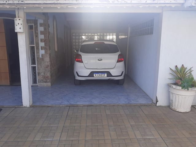Casa com 450m² 7 quartos e 9 banheiros, à venda, no bairro Itaipu em Niterói