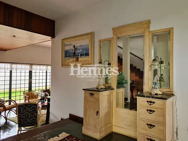 Casa com 600m² 4 quartos e 6 banheiros, à venda, no bairro Sousas em Campinas