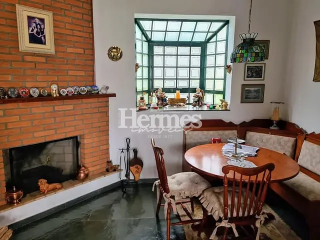 Casa com 600m² 4 quartos e 6 banheiros, à venda, no bairro Sousas em Campinas