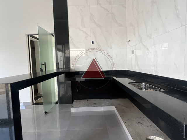 Casa com 200m² 3 quartos e 2 banheiros, à venda, no bairro Jardim Zelinda em Franca