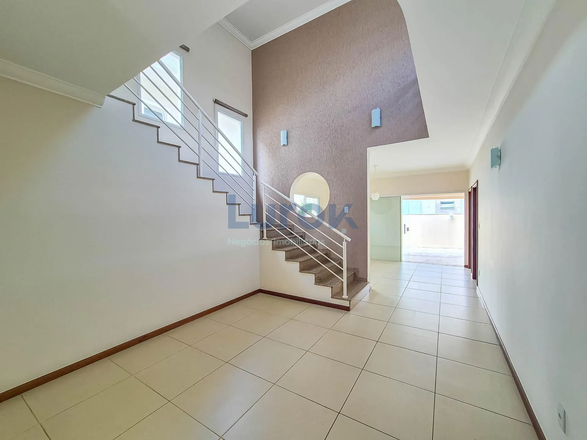 Casa, 3 quartos, 253 m² - Foto 2