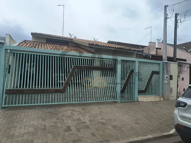 Casa com 250m² 3 quartos e 3 banheiros, à venda, no bairro Vila das Tulipas em Holambra