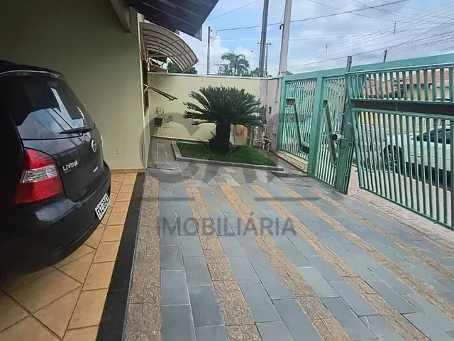 Casa com 250m² 3 quartos e 3 banheiros, à venda, no bairro Vila das Tulipas em Holambra