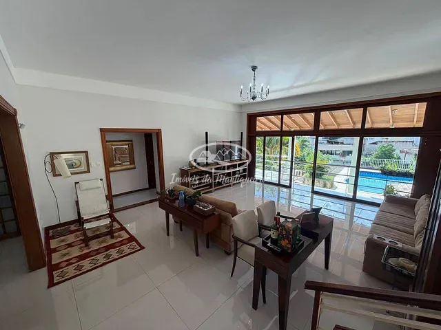 Casa com 509m² 4 quartos e 4 banheiros, à venda, no bairro Centro em Resende