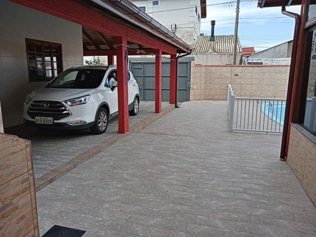 Casa com 410m² 5 quartos e 4 banheiros, à venda, no bairro Ingleses do Rio Vermelho em Florianópolis