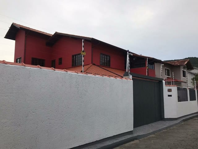 Casa com 410m² 5 quartos e 4 banheiros, à venda, no bairro Ingleses do Rio Vermelho em Florianópolis