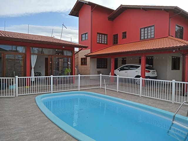 Casa com 410m² 5 quartos e 4 banheiros, à venda, no bairro Ingleses do Rio Vermelho em Florianópolis