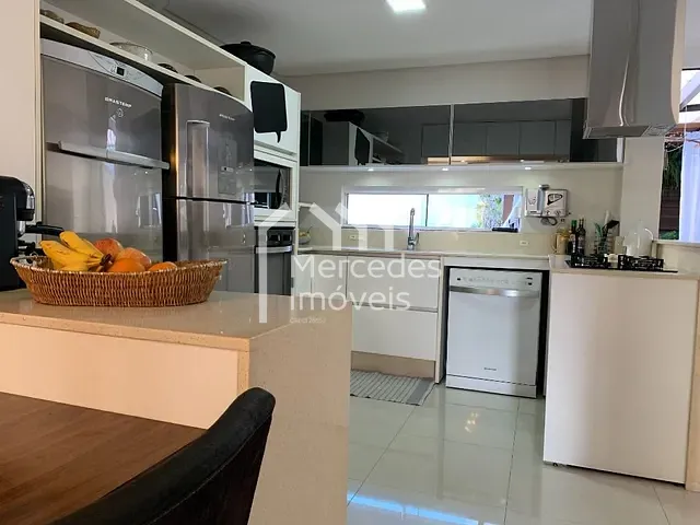 Casa com 312m² 4 quartos e 3 banheiros, à venda, no bairro Fazenda em Itajaí