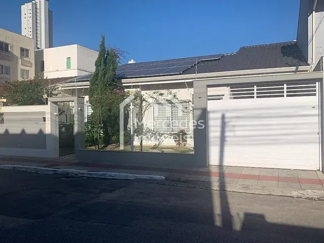 Casa com 312m² 4 quartos e 3 banheiros, à venda, no bairro Fazenda em Itajaí