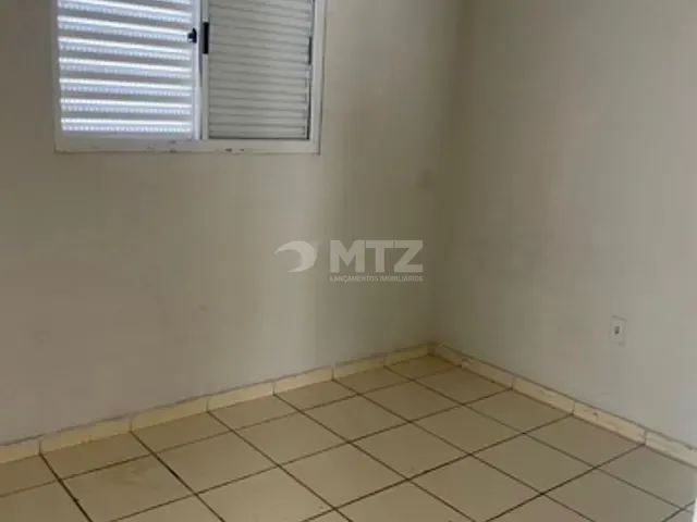 Casa com 200m² 2 quartos e 1 banheiro, à venda, no bairro Bosque II em Botucatu